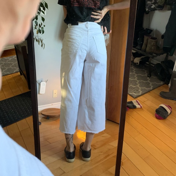 United Color’s of Benetton white wide leg jeans - Picture 3 of 9